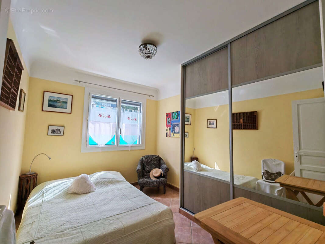 Maison Le Pradet 6 pièce(s) 126.48 m2 - LE PRADET Entre Centre-ville et les plages - photo 6