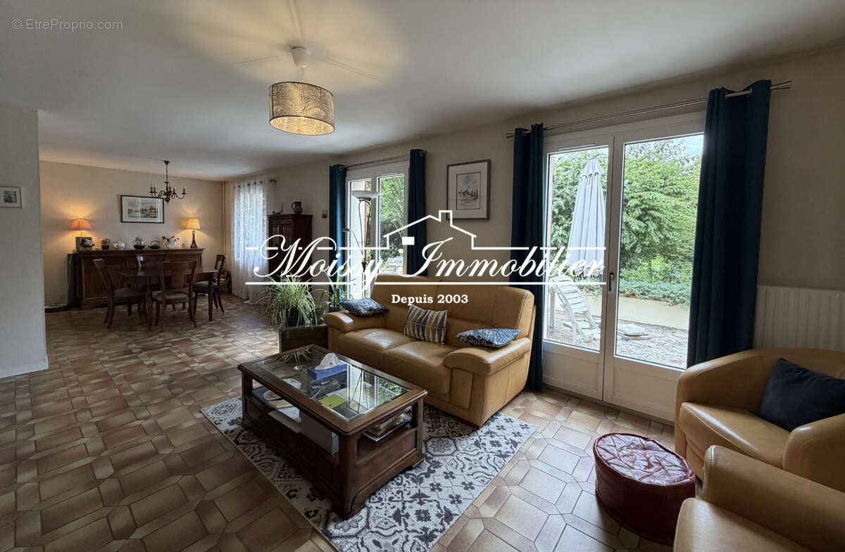 Maison à MOISSY-CRAMAYEL