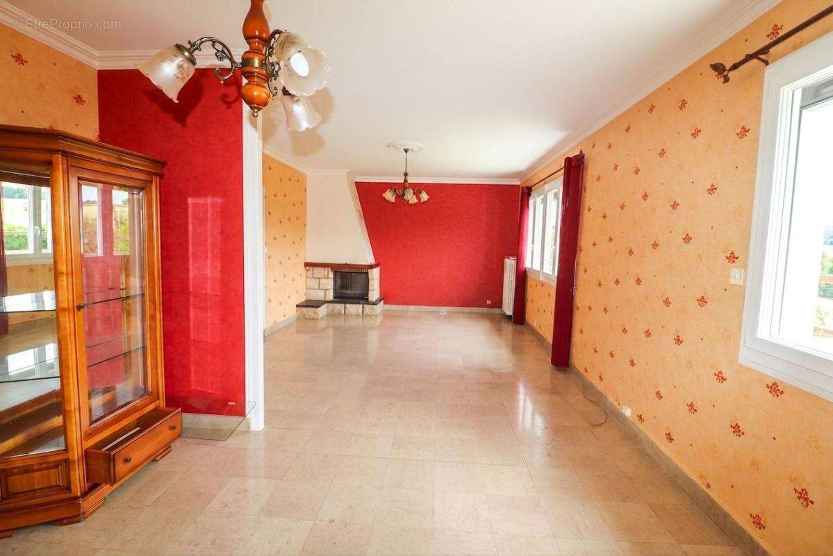 Pavillon sur sous-sol aménagé à vendre- ST PERE - photo 6