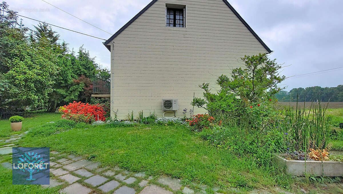 Maison Maen Roch, proche A84, idéalement situé en campagne - photo 17