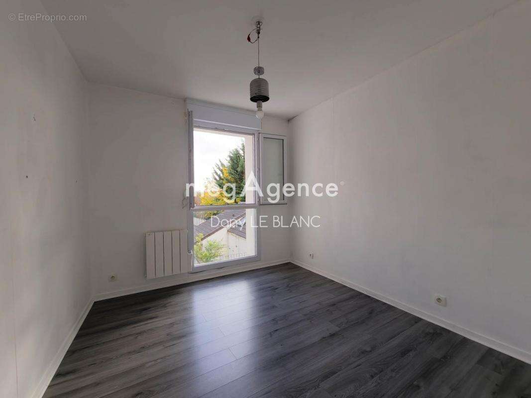 Appartement à MAINVILLIERS