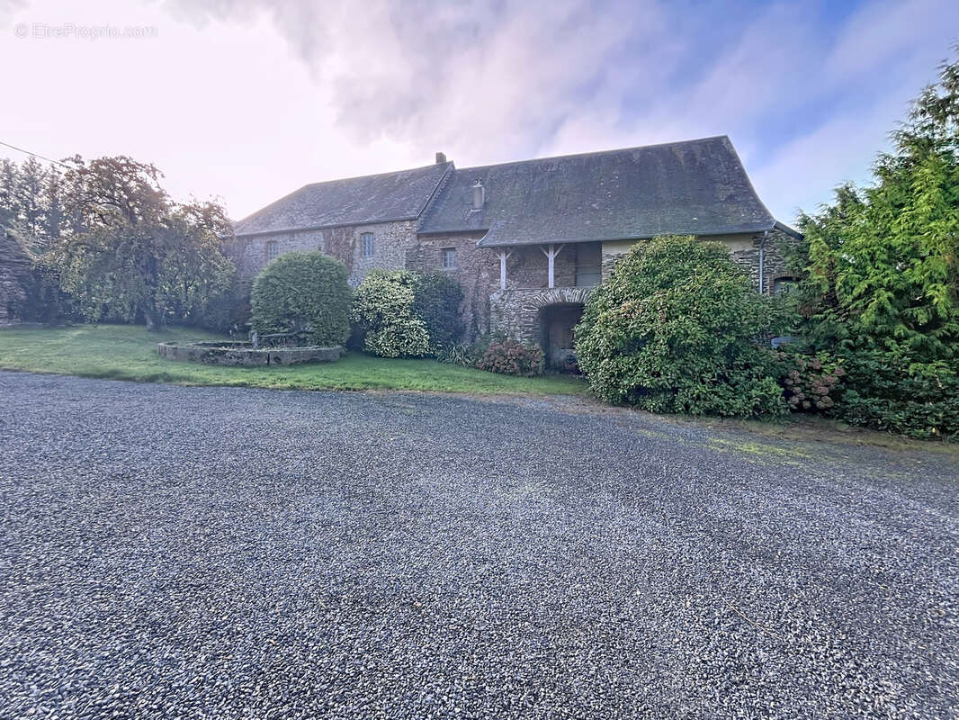 Maison à SAINT-JEAN-DE-SAVIGNY