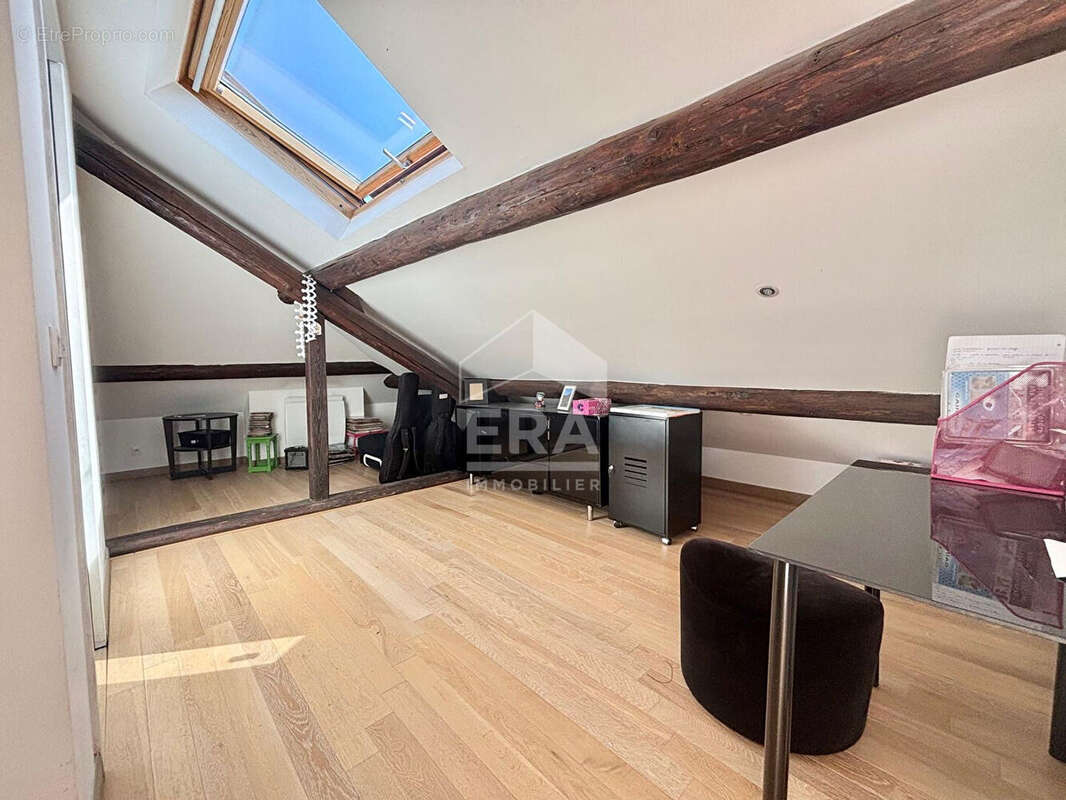 Maison à COMBS-LA-VILLE