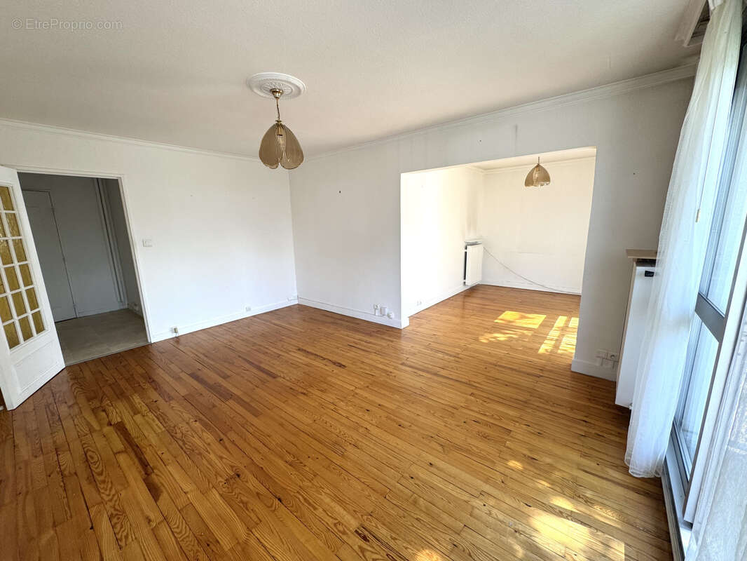 Appartement à SAINT-ETIENNE