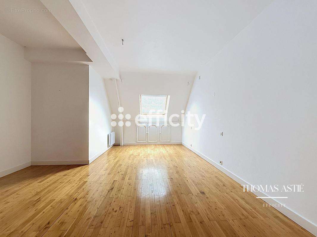 Maison 162 m² à Varrains  - photo 10