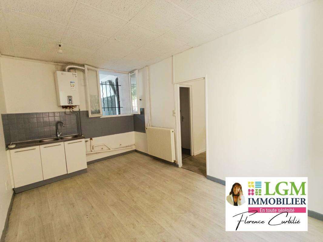 Bel appartement 3 pièces en rez-de-chaussée avec cour et jardinet partagés - photo 2