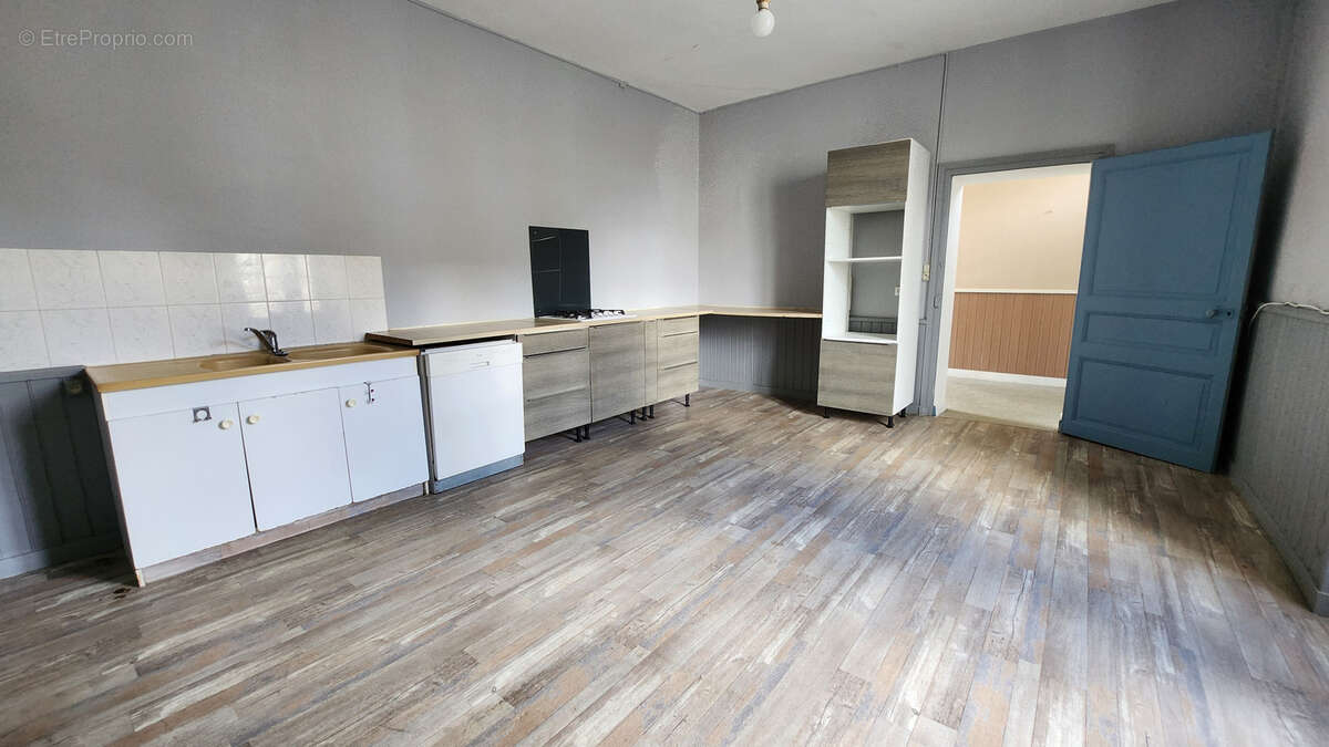 Maison en pierre avec 4 chambres et beau terrain - photo 8