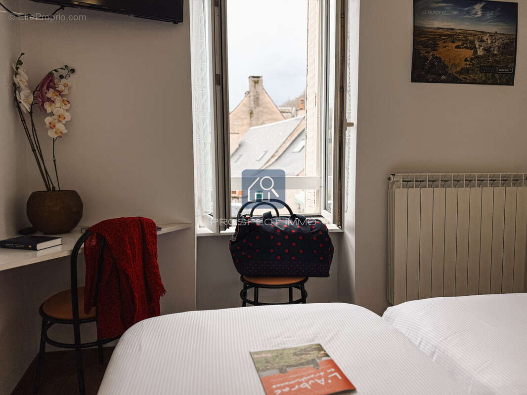 2 hôtels et restaurants, 24 chambres et parking - photo 5