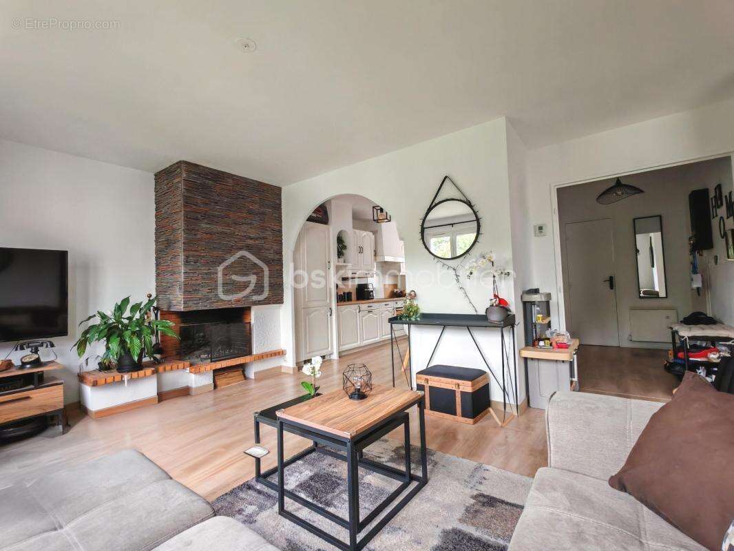 Appartement à EMERAINVILLE