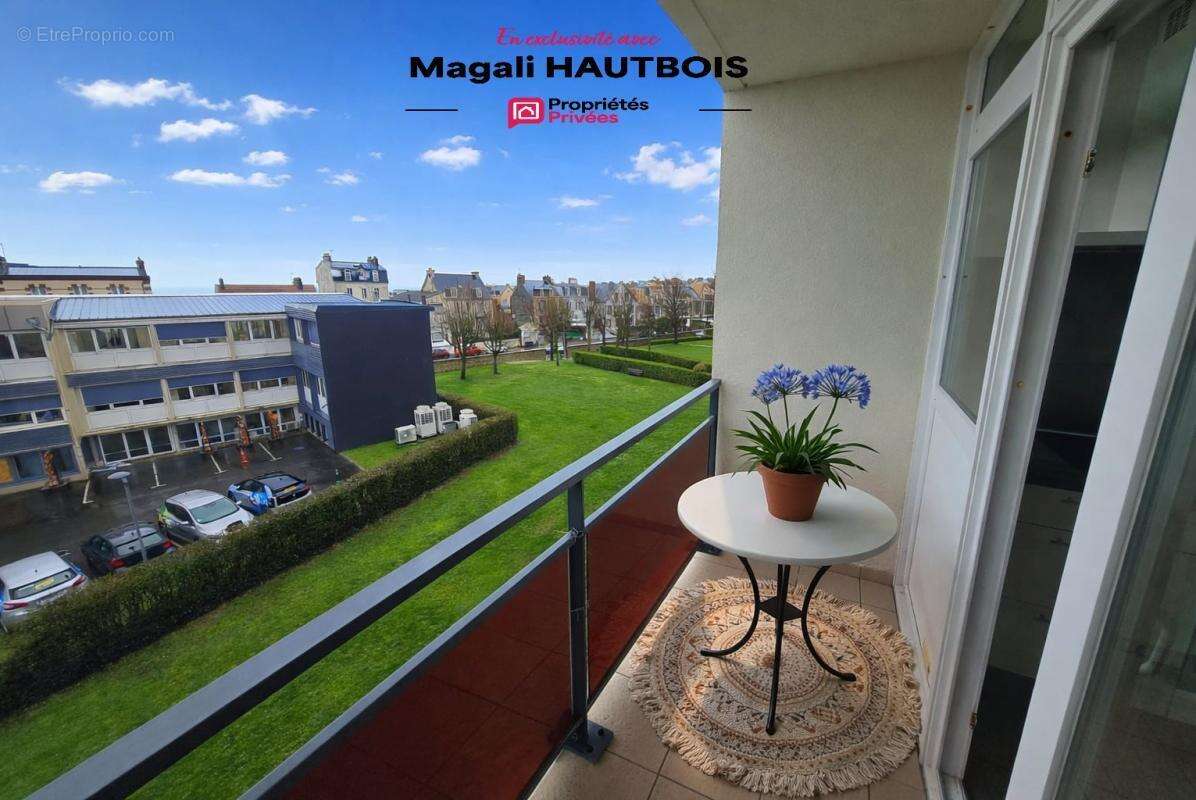 Appartement à DONVILLE-LES-BAINS