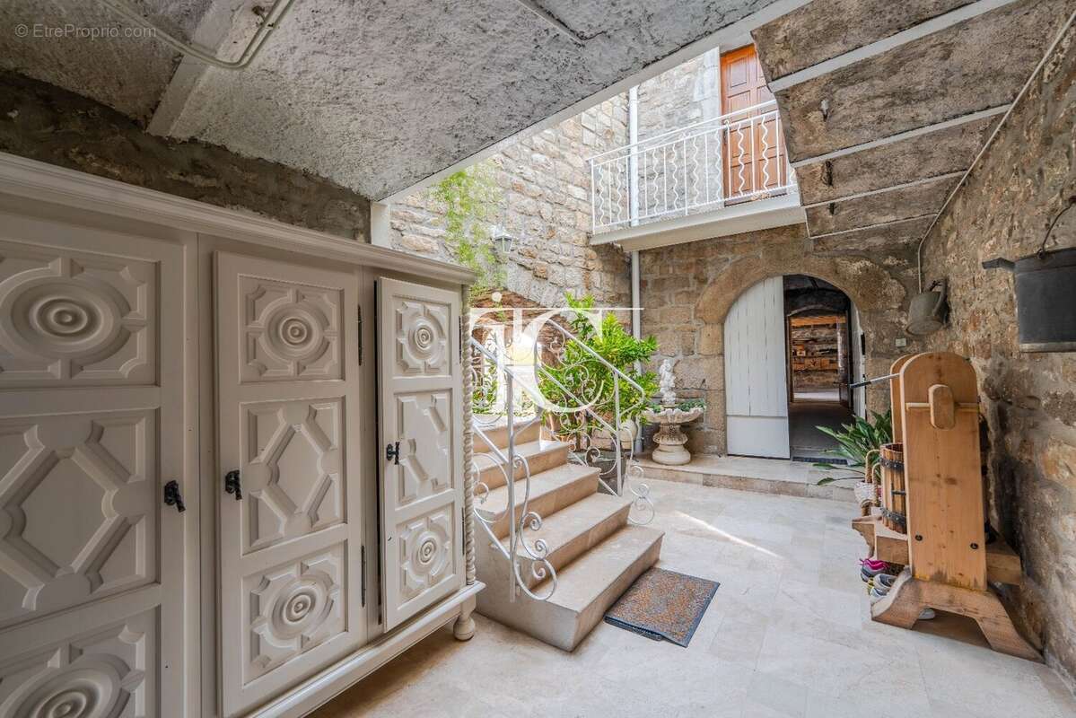 Maison à LABLACHERE