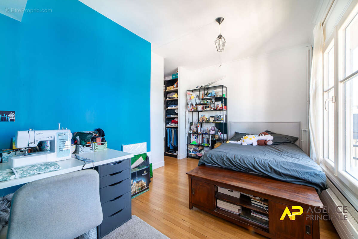 Appartement à LA GARENNE-COLOMBES