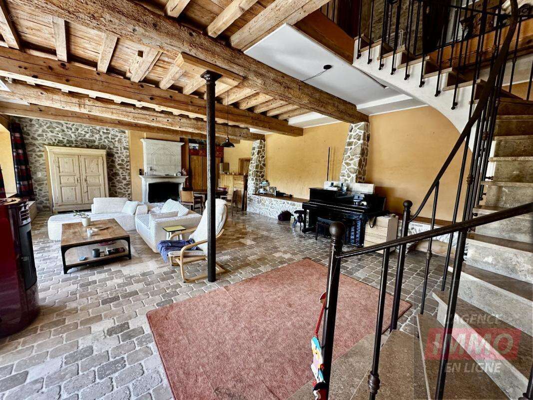 Maison 700 m² à Limoux  - photo 7