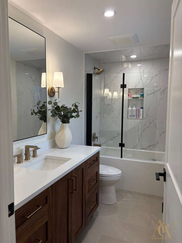 Très beau 3 Pièces jardin LA ROQUETTE SUR SIAGNE 2 - Appartement à LA ROQUETTE-SUR-SIAGNE