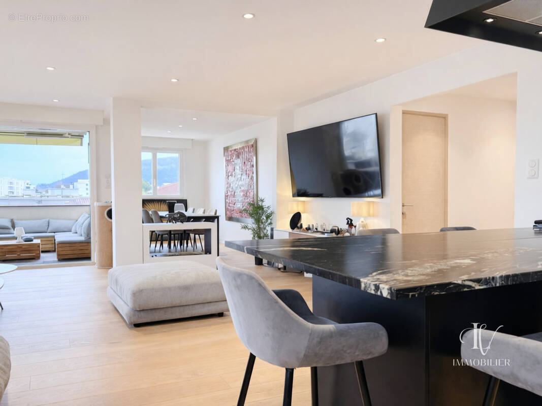Appartement à AMBILLY