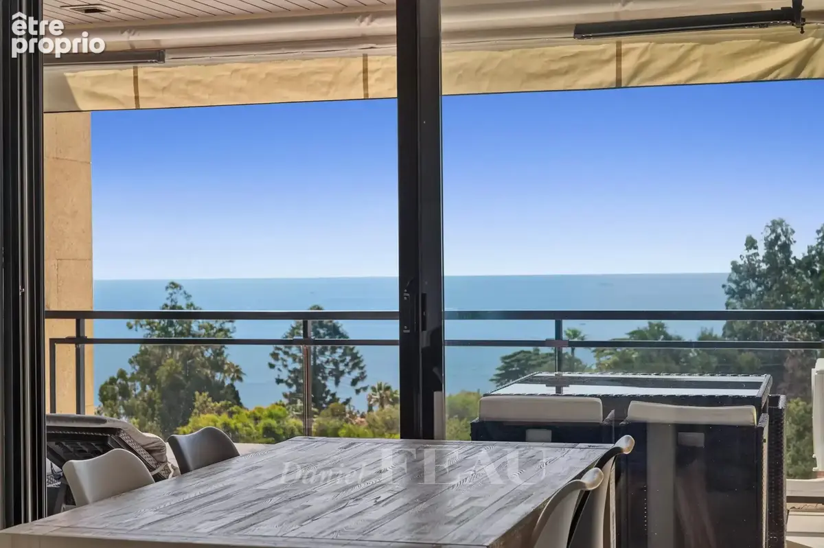 Cannes Vallauris - Appartement avec vue mer exceptionnelle - photo 2