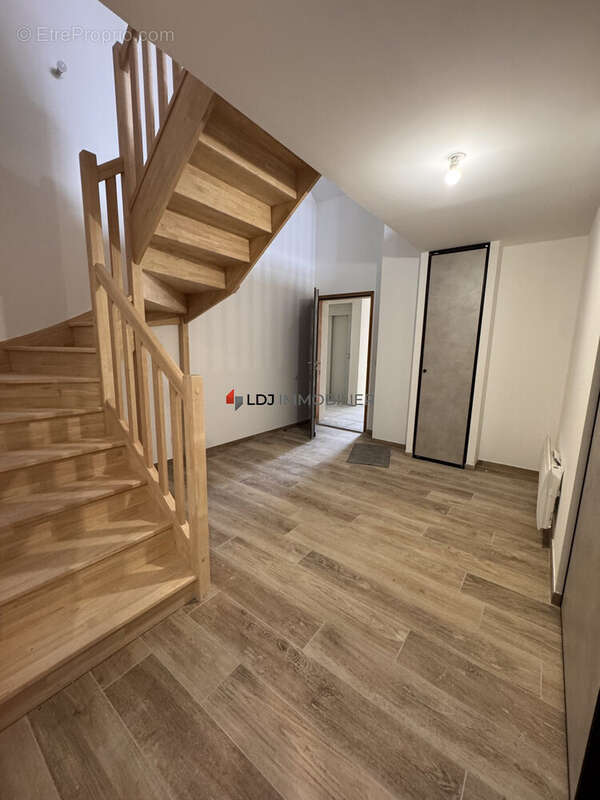Appartement 97 m² à Les Angles  - photo 8