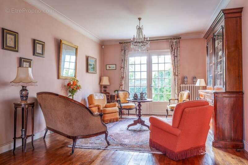 Maison à SAINT-CYR-SUR-LOIRE