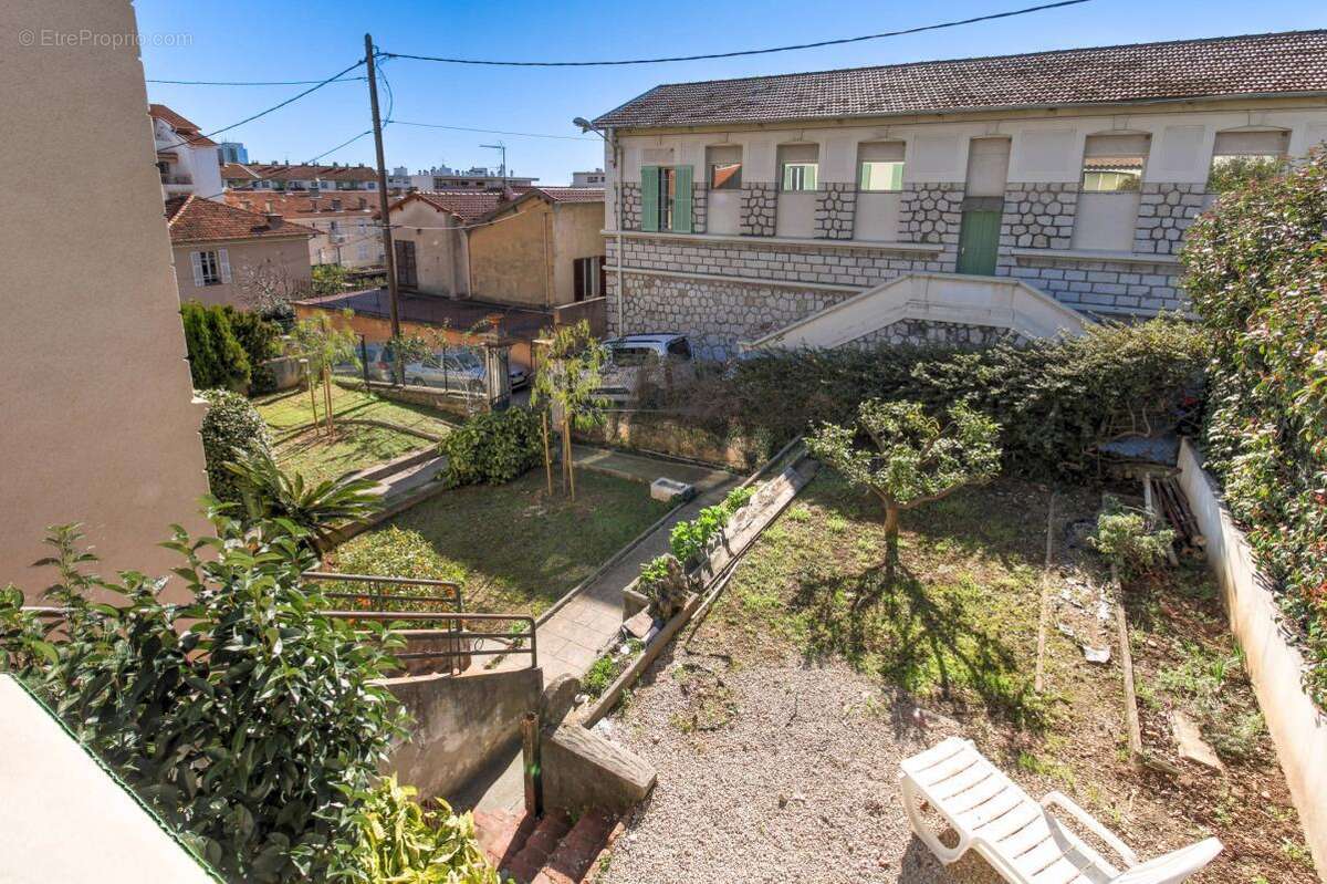 Maison à SAINT-LAURENT-DU-VAR