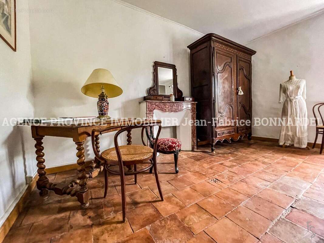 Maison 229 m² à La Baume-De-Transit  - photo 14
