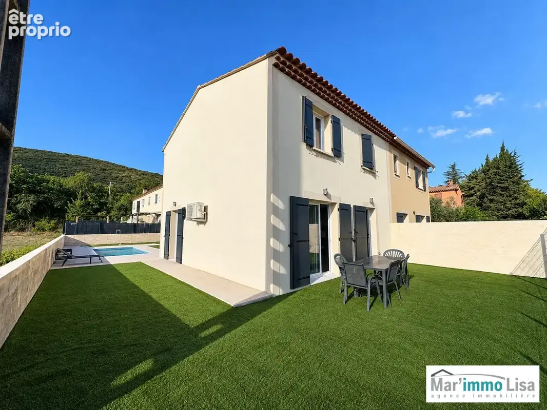 Photo Maison à Saint-Esteve-Janson au prix de 379 000€