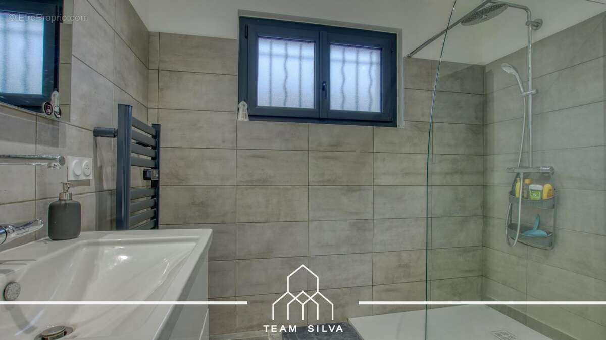 Maison à SEREZIN-DU-RHONE