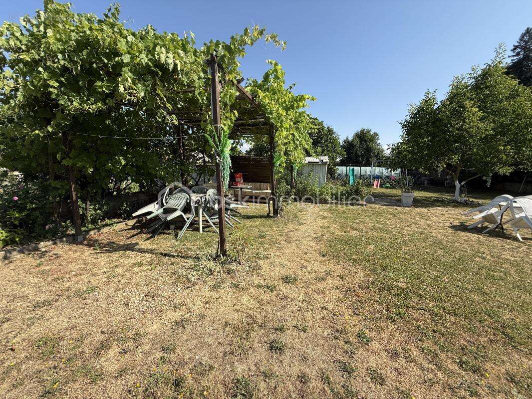 Maison avec deux appartements – Terrain 993 m² – Idéal famille, investissement ou projet locatif - photo 2