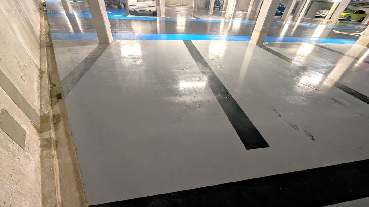 Parking à SAINT-JEAN-DE-LUZ