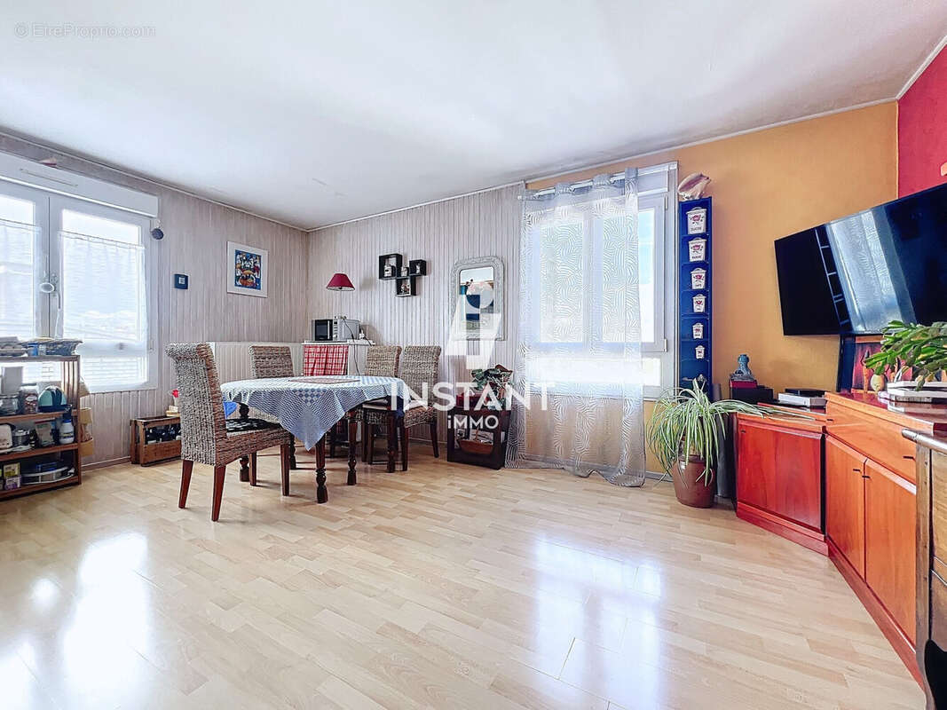 Appartement à IVRY-SUR-SEINE