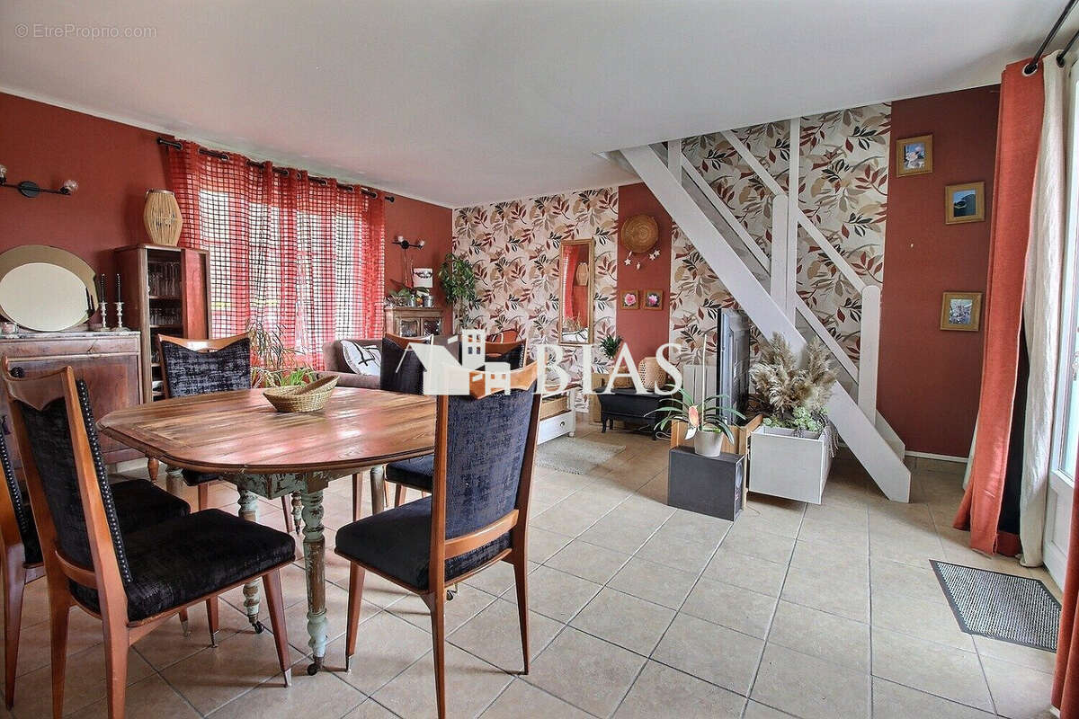 Maison à CRIQUEBEUF-SUR-SEINE