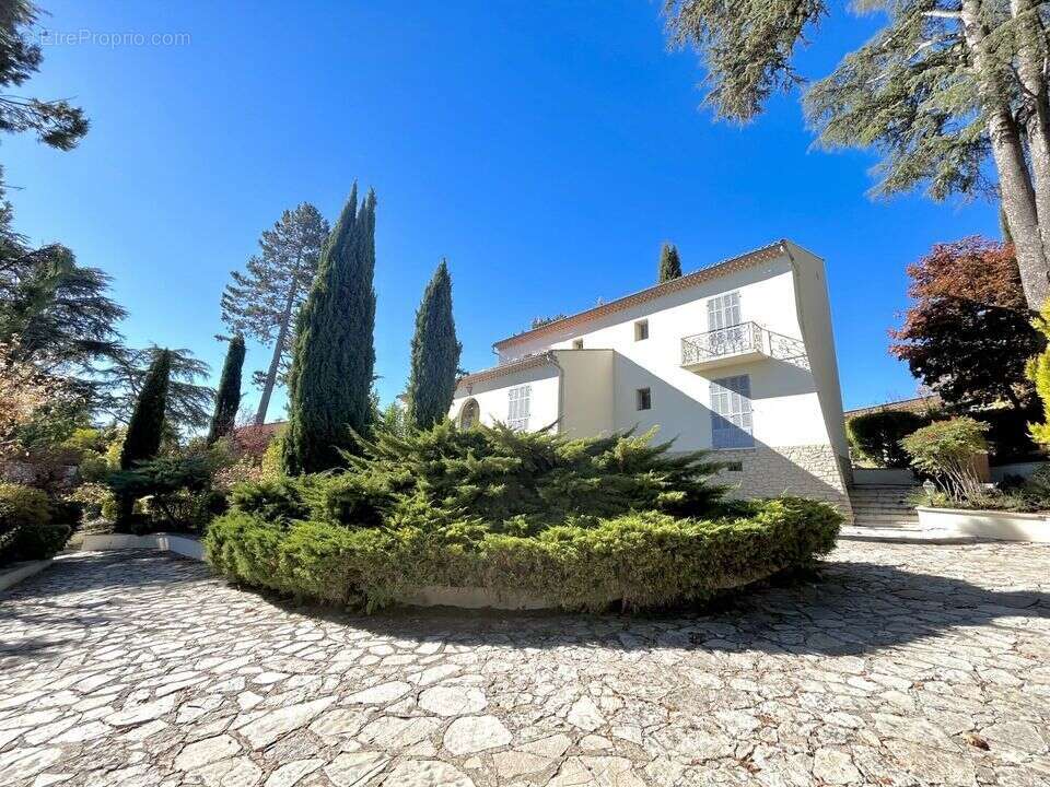 Maison à GREOUX-LES-BAINS