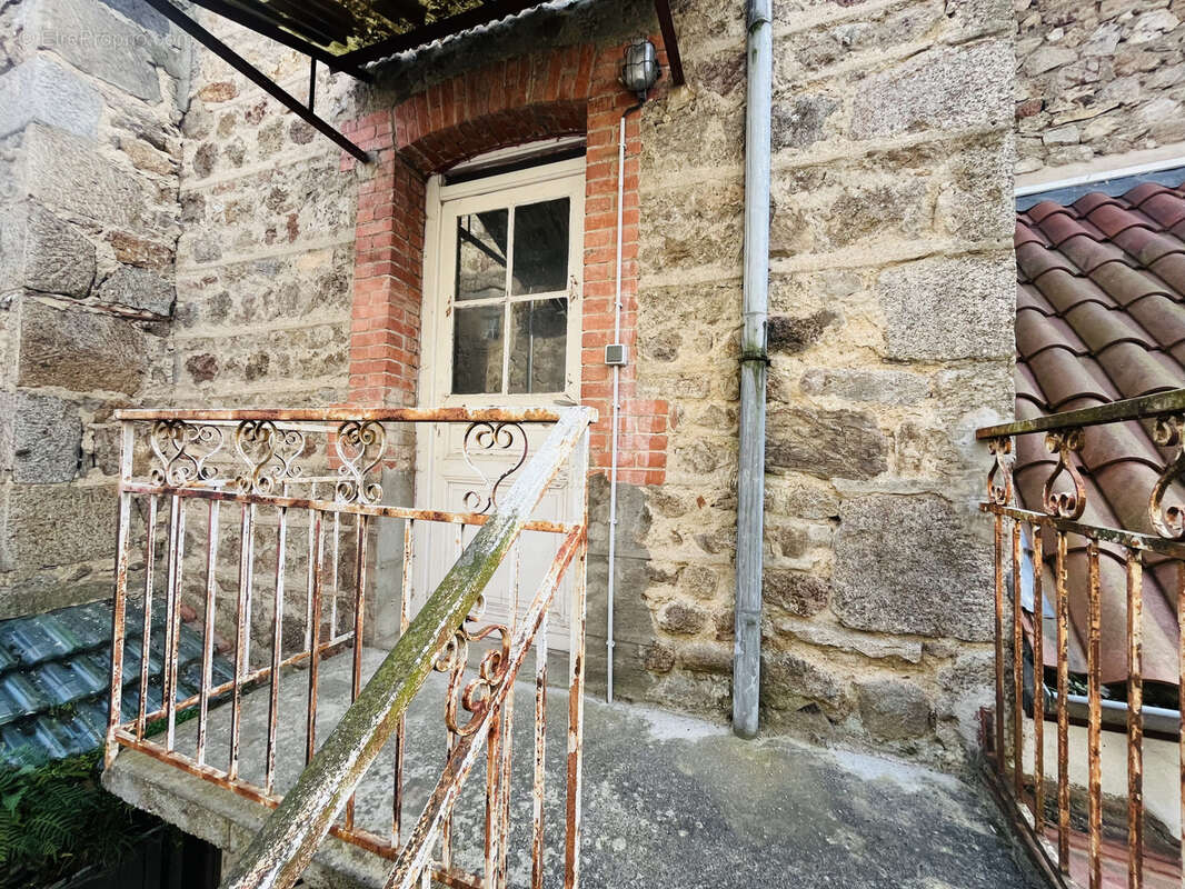 Maison à ESTIVAREILLES