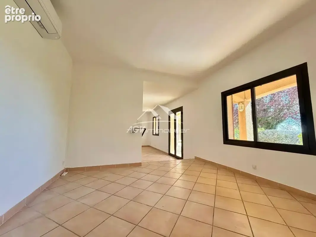 Propriété de 197 m² habitable sur environ 1600 m², vue imprénable - photo 5