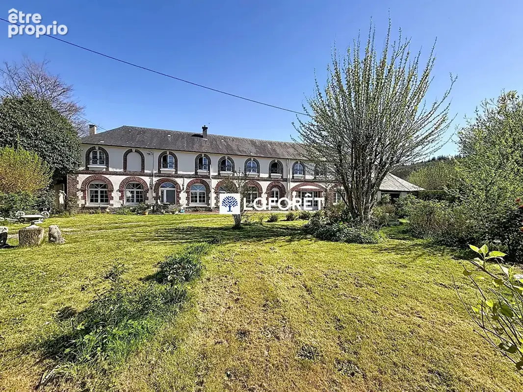 Ancien relais de poste de caractère à Valmont . 246 m² habitables . Jardin clos de 1 061 m² - photo 4