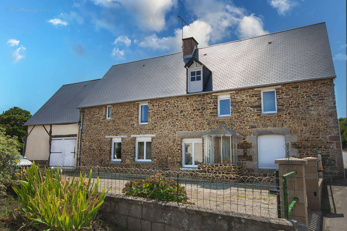 Maison à SACEY