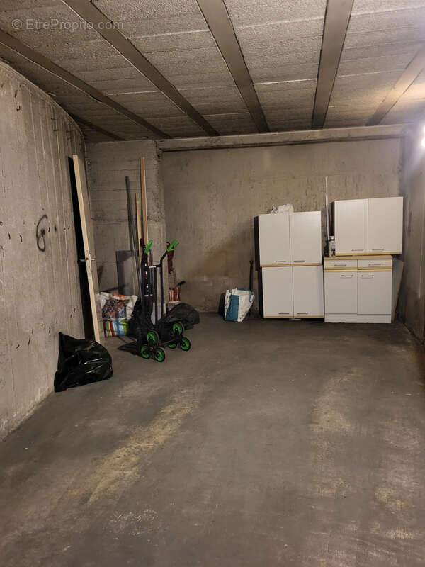 Parking à LA TRINITE