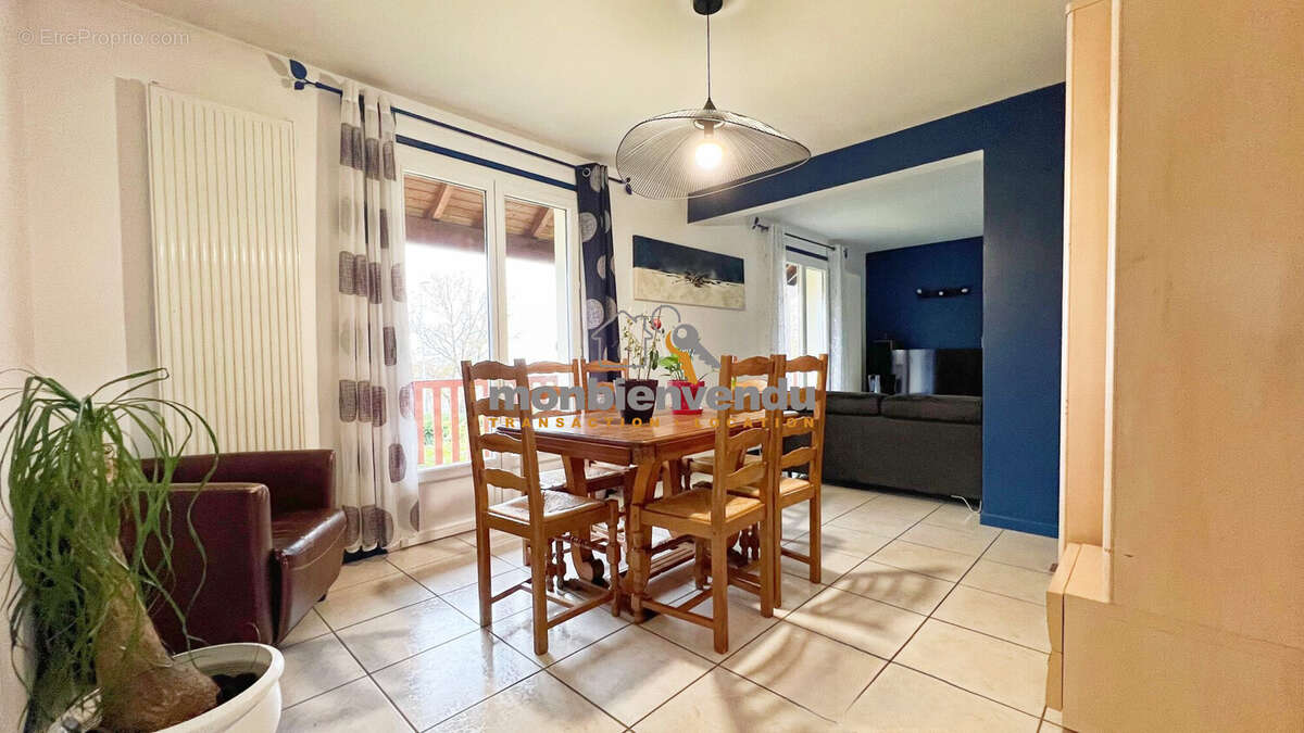 Maison à ARPAJON-SUR-CERE