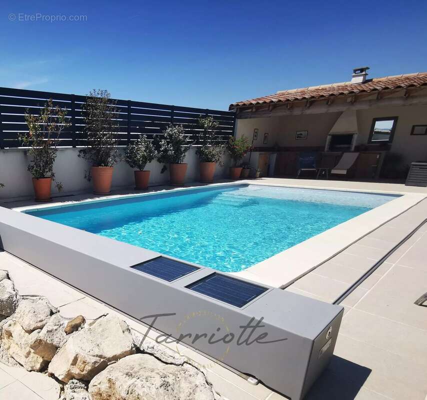 Maison à ALBA-LA-ROMAINE