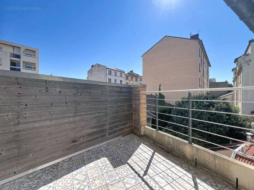 Lyon 3   maison de ville 151 m2   cour, 2 terrasses & garage - photo 14