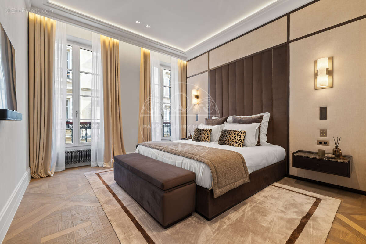 Appartement à PARIS-1E