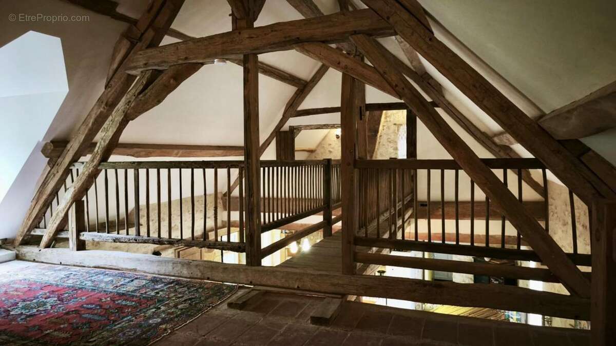 Maison à MOULINS-SUR-YEVRE