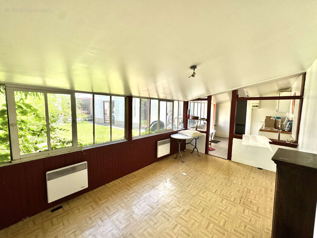 Appartement à CHARENTON-LE-PONT