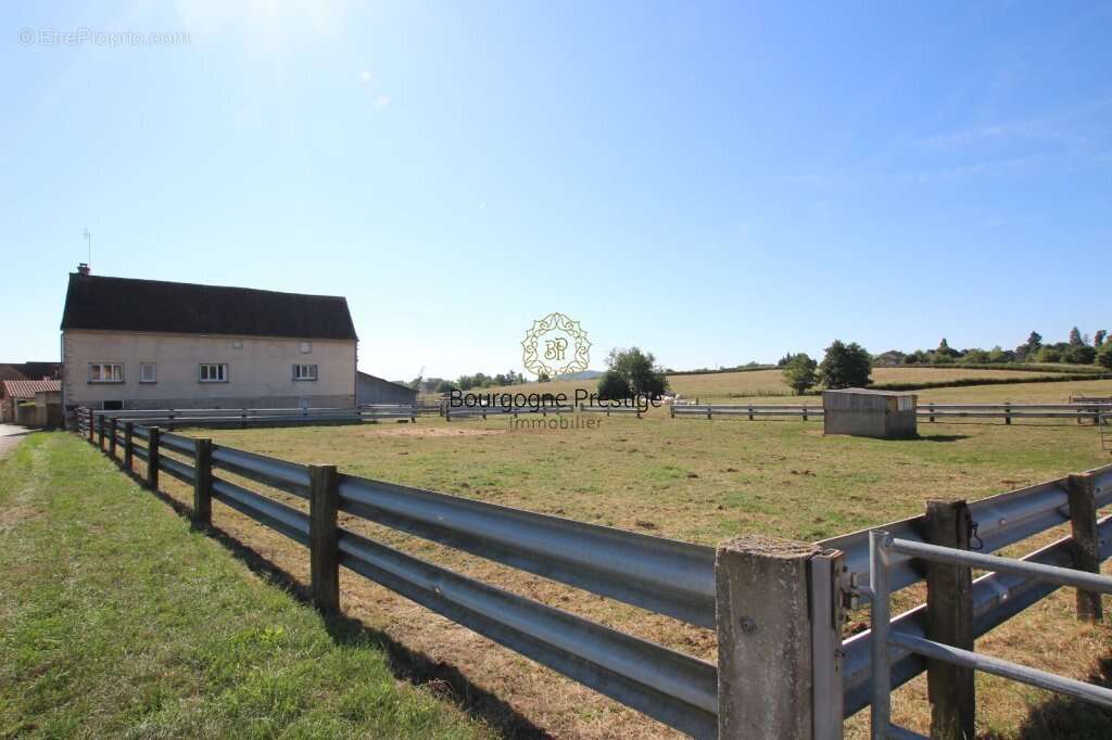 Maison à SENNECEY-LE-GRAND