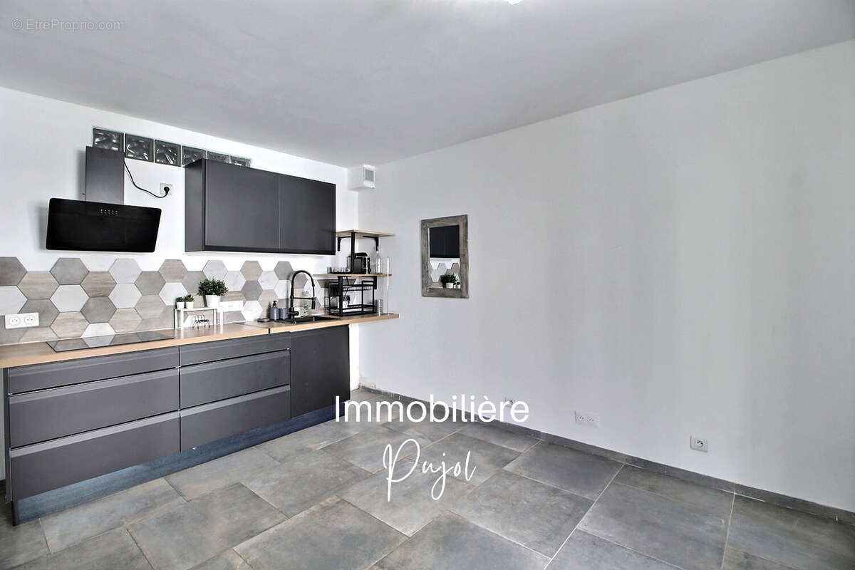 Appartement à MARSEILLE-3E