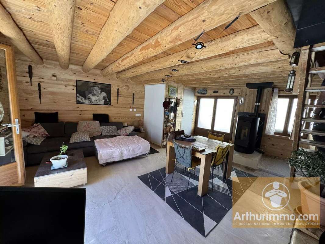 Maison à AUMONT-AUBRAC