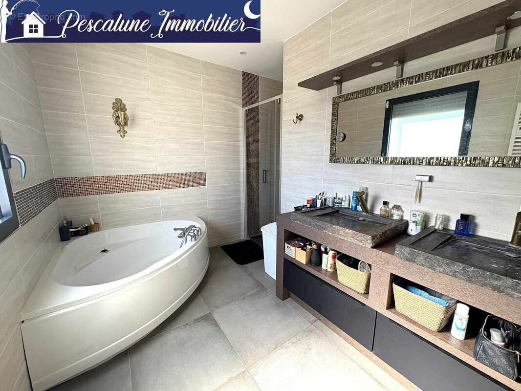 Maison à SAINT-SERIES