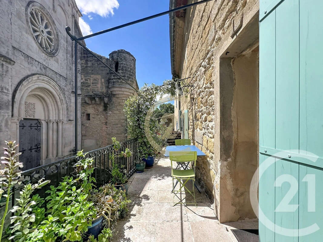 Maison à SAINT-QUENTIN-LA-POTERIE