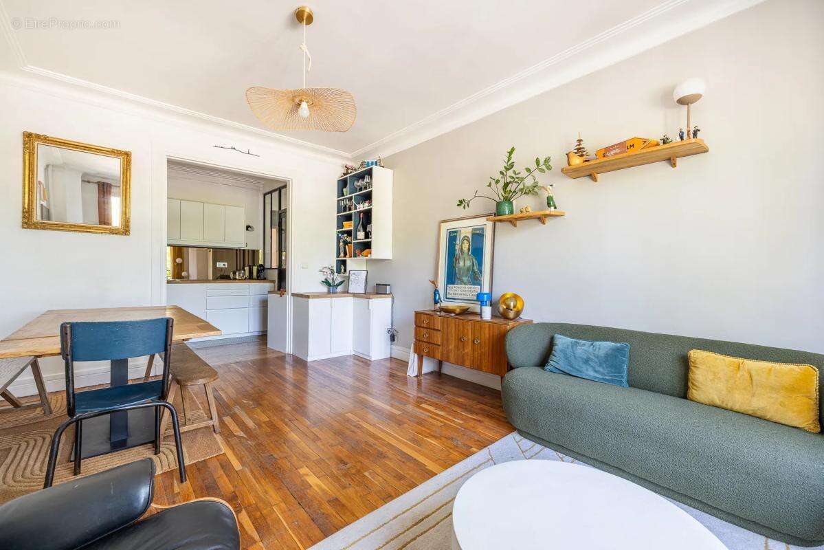 Appartement de 4 pièces d'environ 75m² à Paris XVII - photo 2