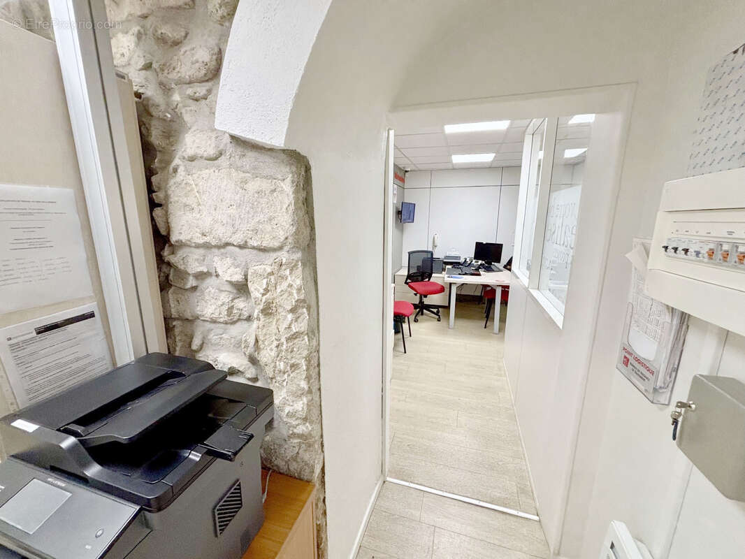 Commerce à TAULIGNAN