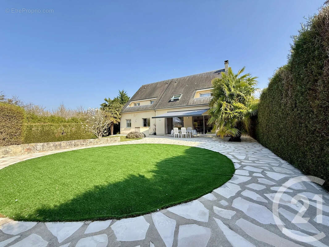 Maison à VULAINES-SUR-SEINE